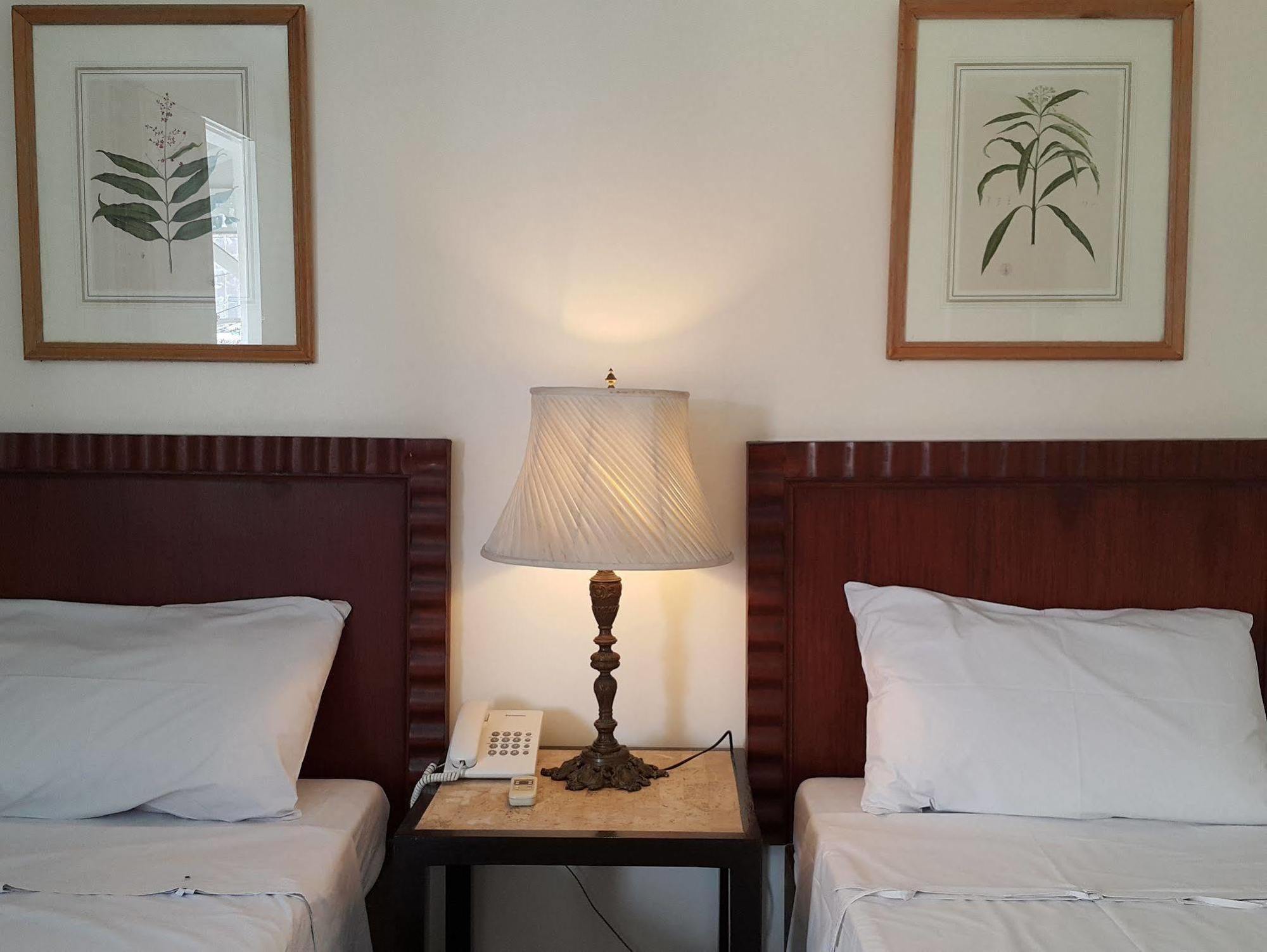 Charming La Casita Mercedes, 5Br And 5Tb For Family And Friends Staycation Makati City Esterno foto